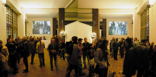 Installation: 'Bar Frankfurt', Nasan Tur; Altes Hauptzollamt